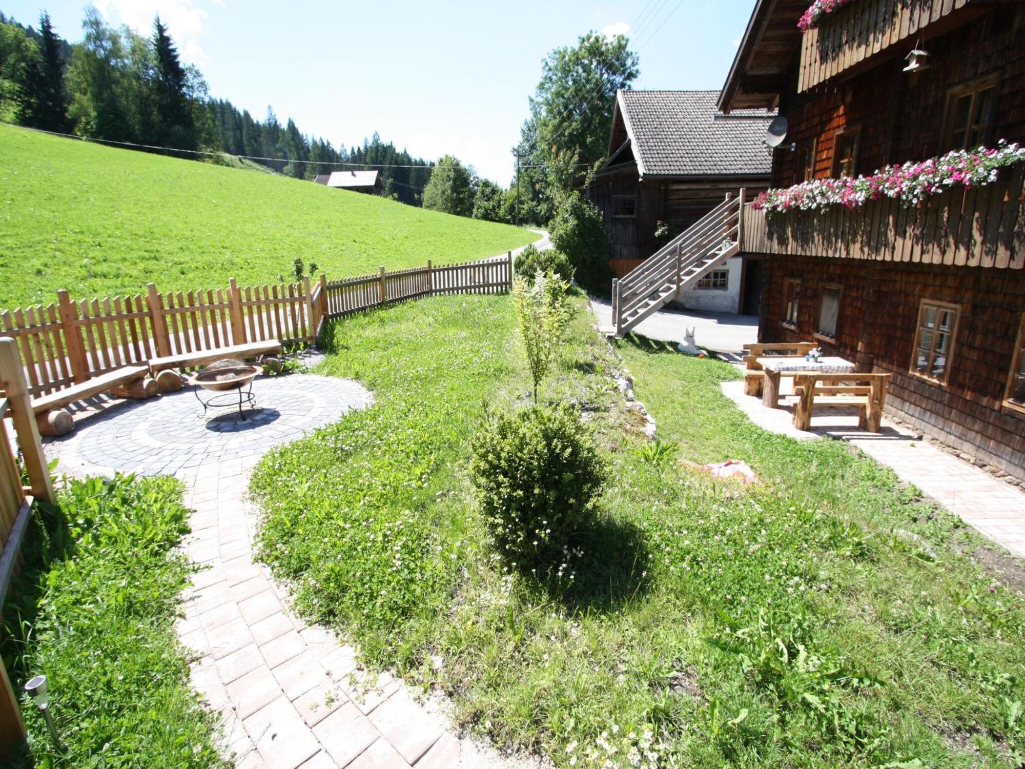 Sprawling Mansion Near Ski Area In Salzburg Eben Im Pongau Exterior photo